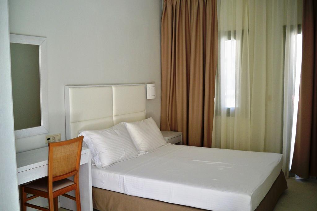 Aphrodite Samos Suites Marathókampos エクステリア 写真