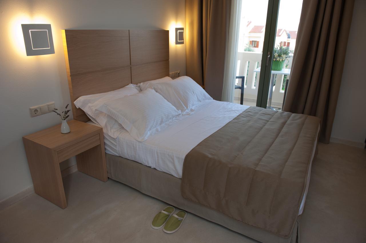 Aphrodite Samos Suites Marathókampos エクステリア 写真