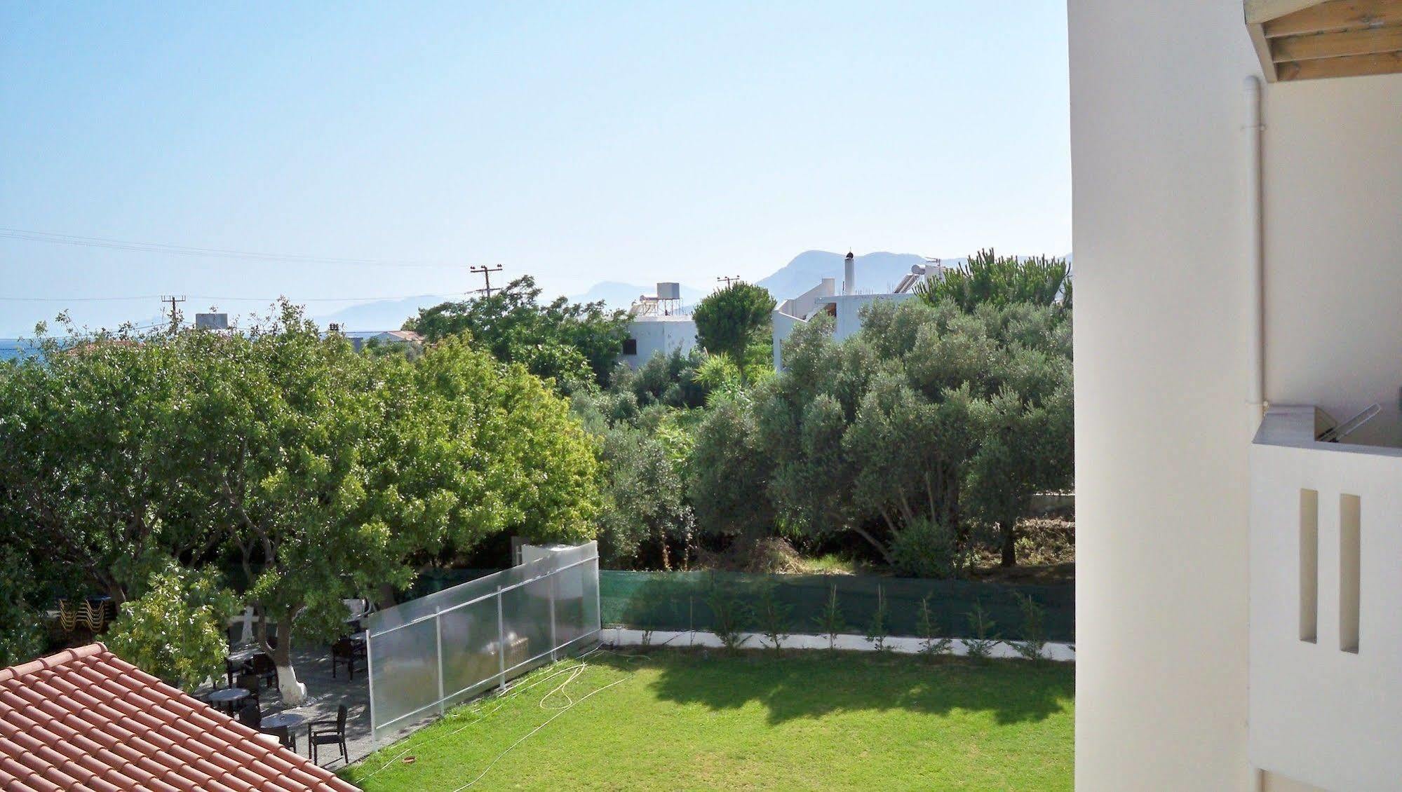 Aphrodite Samos Suites Marathókampos エクステリア 写真