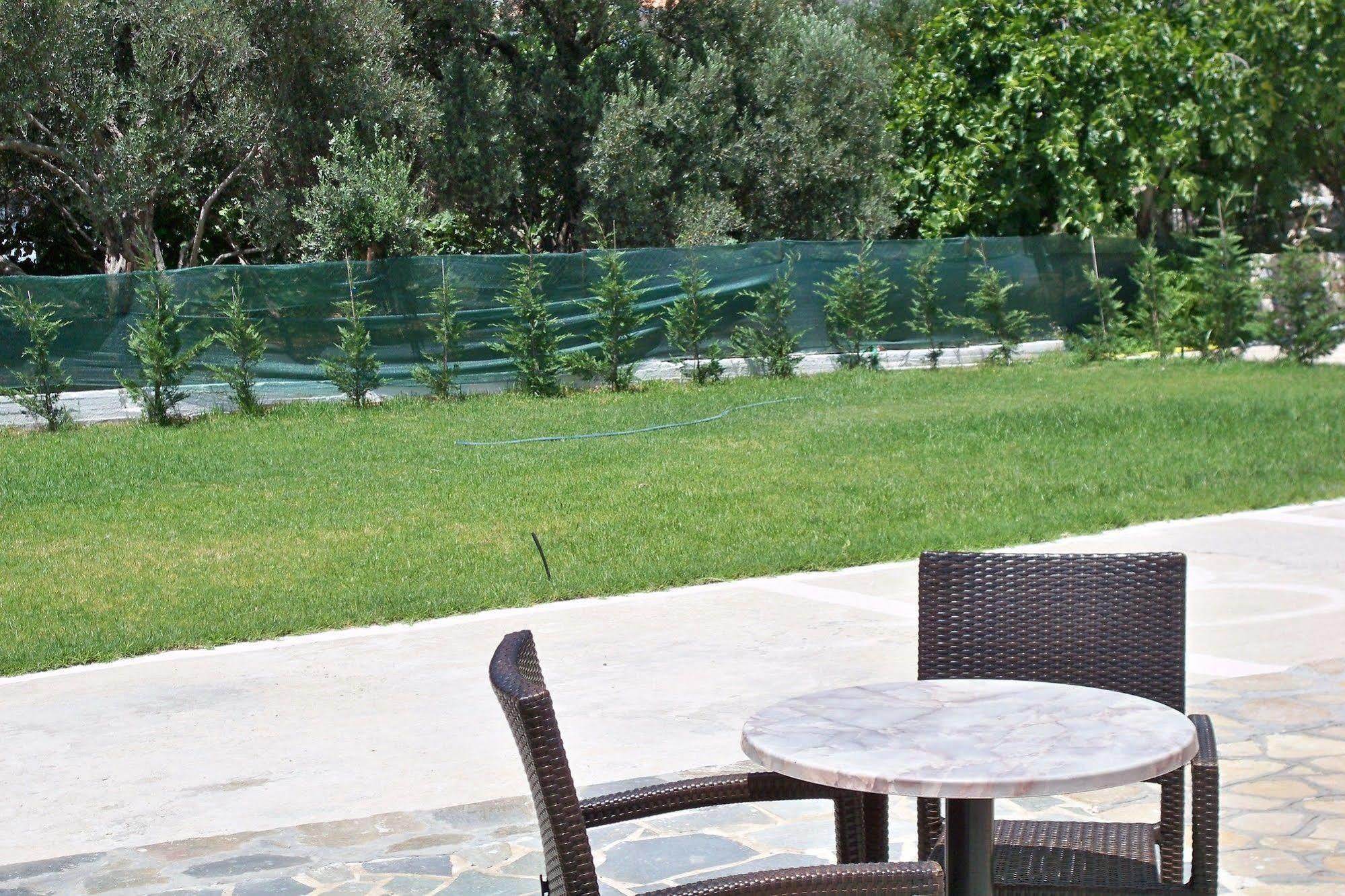 Aphrodite Samos Suites Marathókampos エクステリア 写真