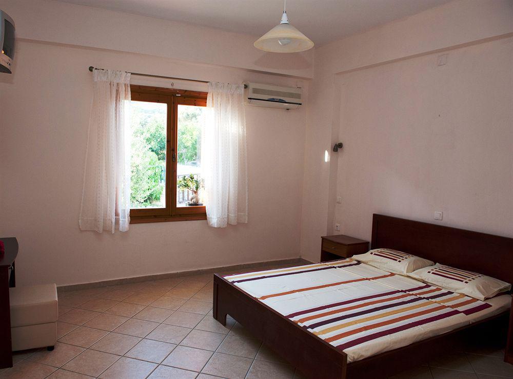 Aphrodite Samos Suites Marathókampos エクステリア 写真