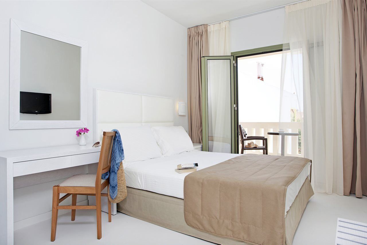 Aphrodite Samos Suites Marathókampos エクステリア 写真